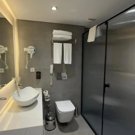 Otel The Golden Park *